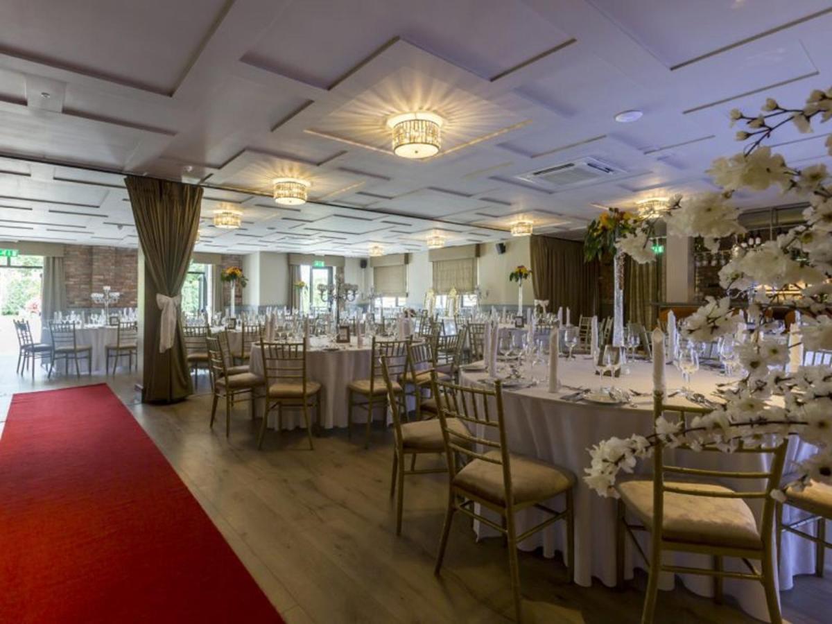 The Village Hotel, Bar And Restaurant Bettystown Exteriér fotografie